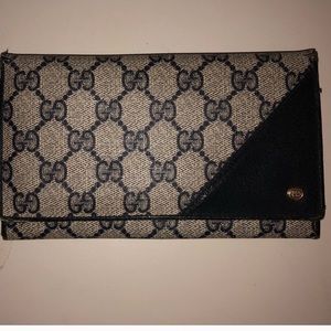 1980s Gucci Trifold wallet